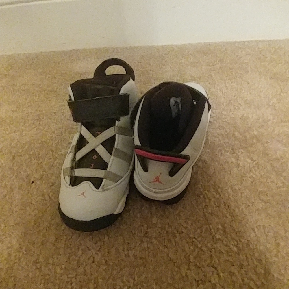 Shoes - Picture 3 of 4